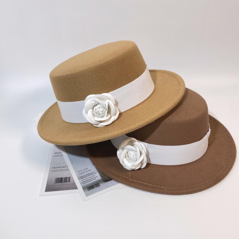 Hepburn Style Flower Flat Top Small Brim Woolen Hat Women's Autumn and Winter French Retro High-end Sense Showing Face Small Temperament Top Hat