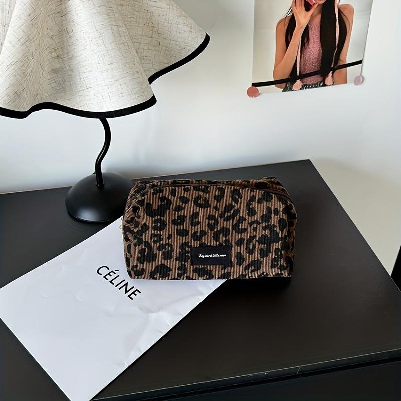 Durable Leopard Print Cosmetic Bag, Large Capacity Odorless Makeup Organizer with Secure Zipper, Fashionable for Daily Use
