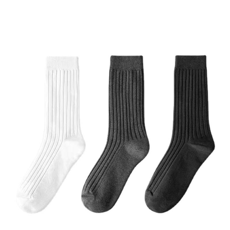 

3 пары дышащих и не пропускающих запахи мужских носков средней длины на осень и зиму. Модные и универсальные мужские носки, размер 34-43 one size