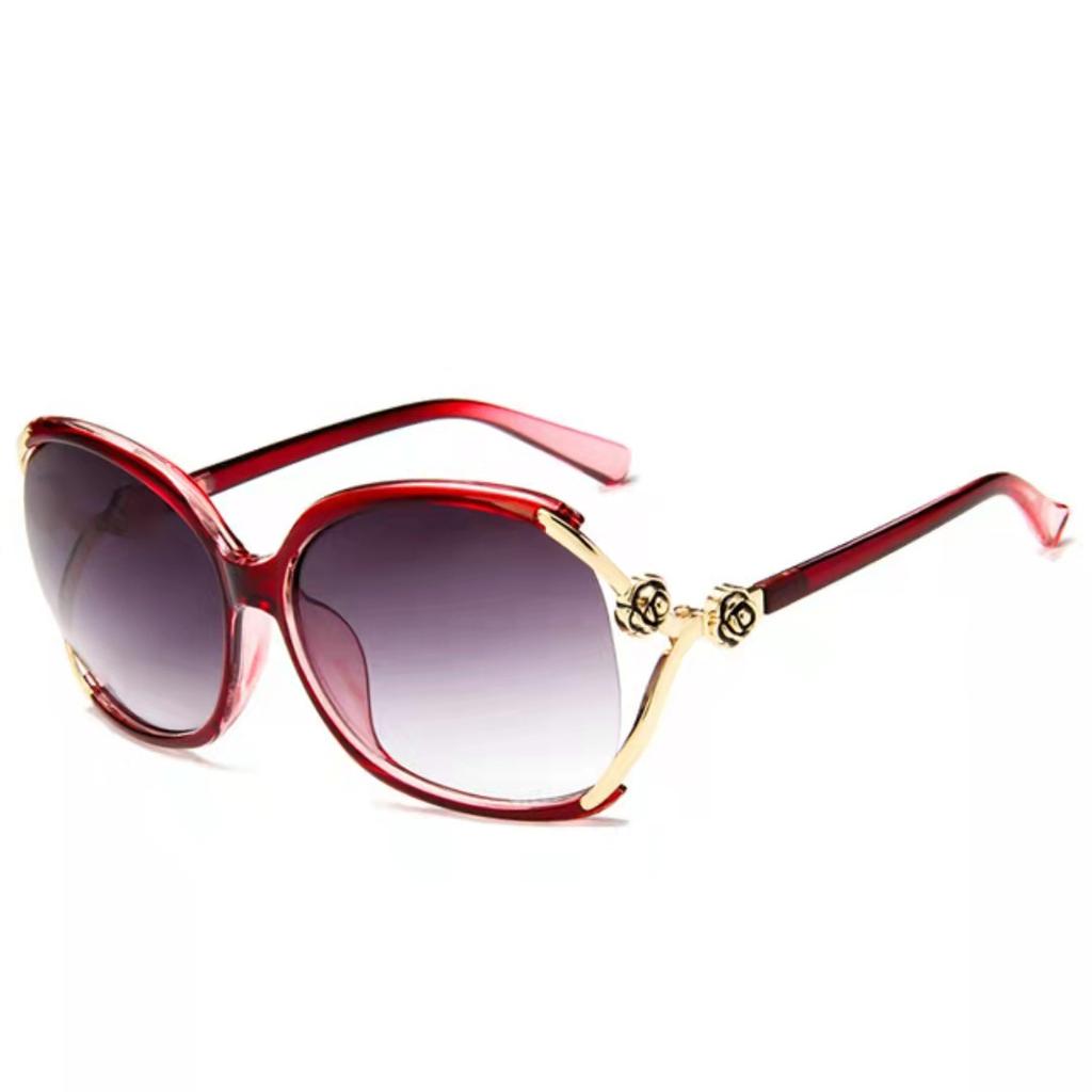 New Large Frames Square Sunglasses Female's Designer Fashion Sun Spectacles Female Outdoor Travel Eye Spectacles UV 400 Protection Oculos De Sol