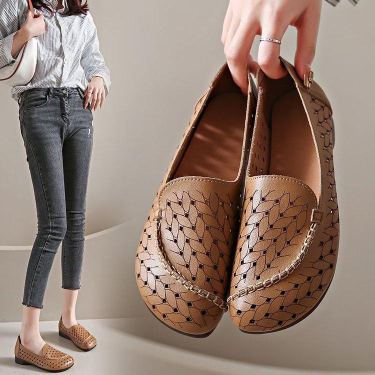 Mom hole sandals hollow women's shoes soft-soled single shoes bag head middle-aged and elderly flat-soled comfortable summer new small leather shoes
