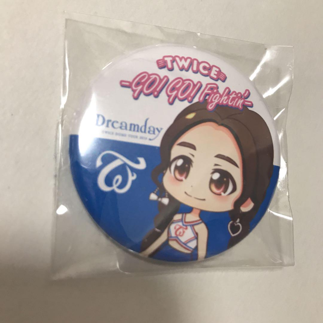 

[Б/У] TWICE Цзыюй Значок