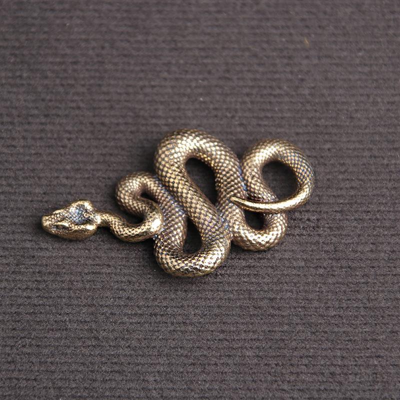 

Ретро Медные Змеиные Миниатюры Украшения Для Рабочего Стола Фигурки Украшения Латунные Боа Змея Брелки Подвеска Садовый Декор Аксессуары