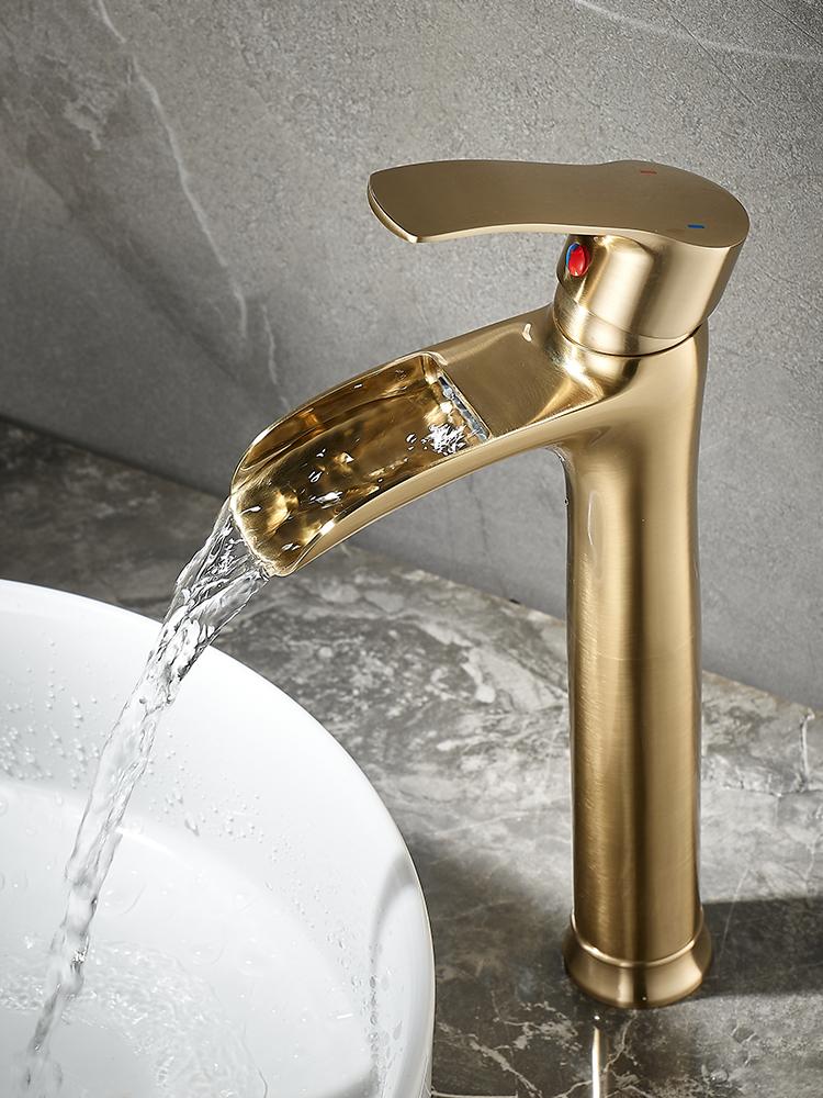 Brsued Gold Tall Size Single Hole Single Handle Bathroom Faucet Hot and Cold Waterfall Deck Mounted Lavatory Basin Faucet