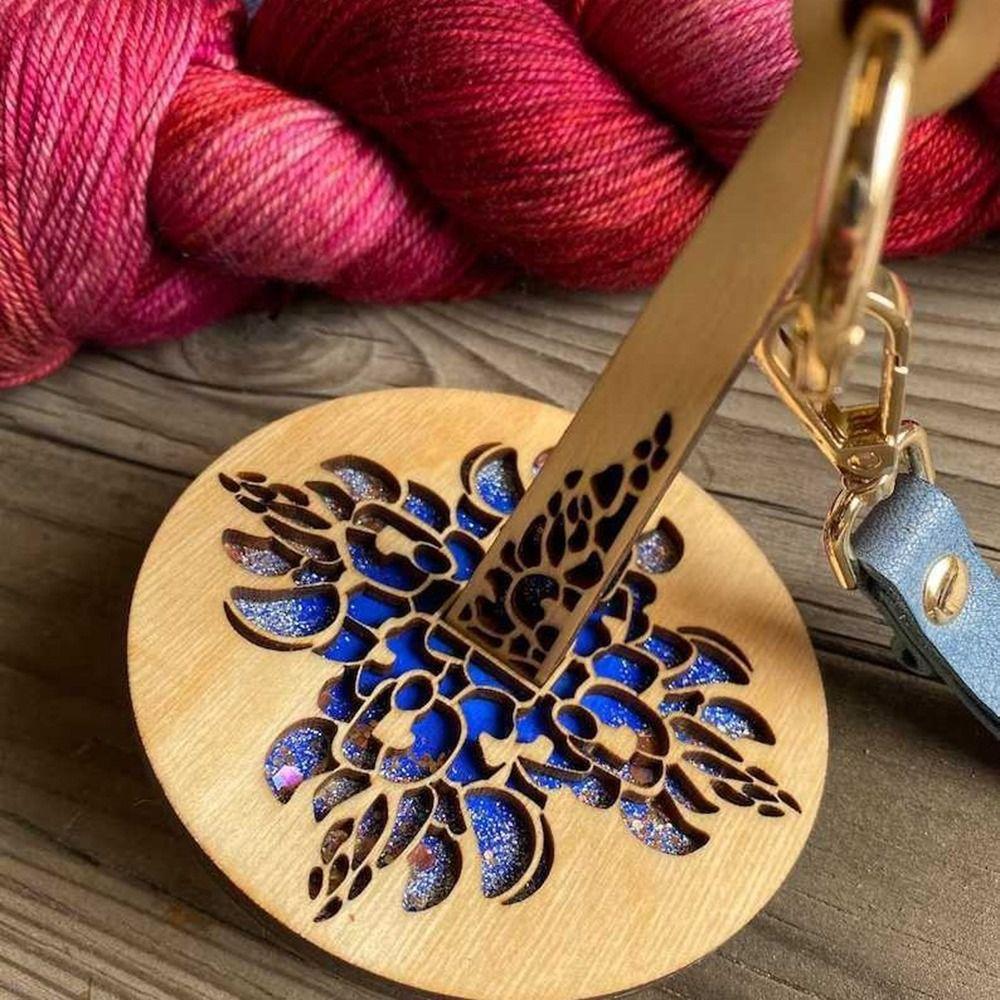 Wood Portable Wrist Yarn Holder with Leather Wrist Strap Prevent Yarn Tangling Crochet Yarn Holder Knitting Yarn Storage