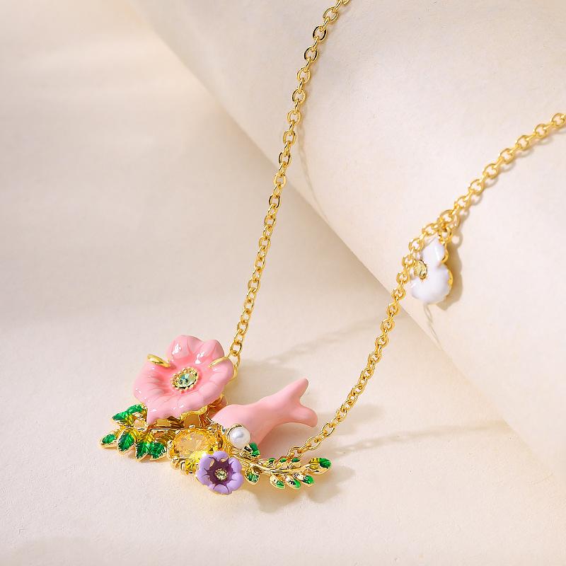 Korean version of sweet temperament light luxury handmade oil drop enamel glaze flower pendant collarbone chain women s senior sense snake bone chain розовый