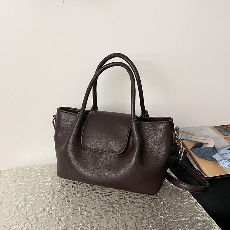 Large Capacity Vintage Casual Shoulder Bag With Texture Simple Fashionable Tote Daily Use