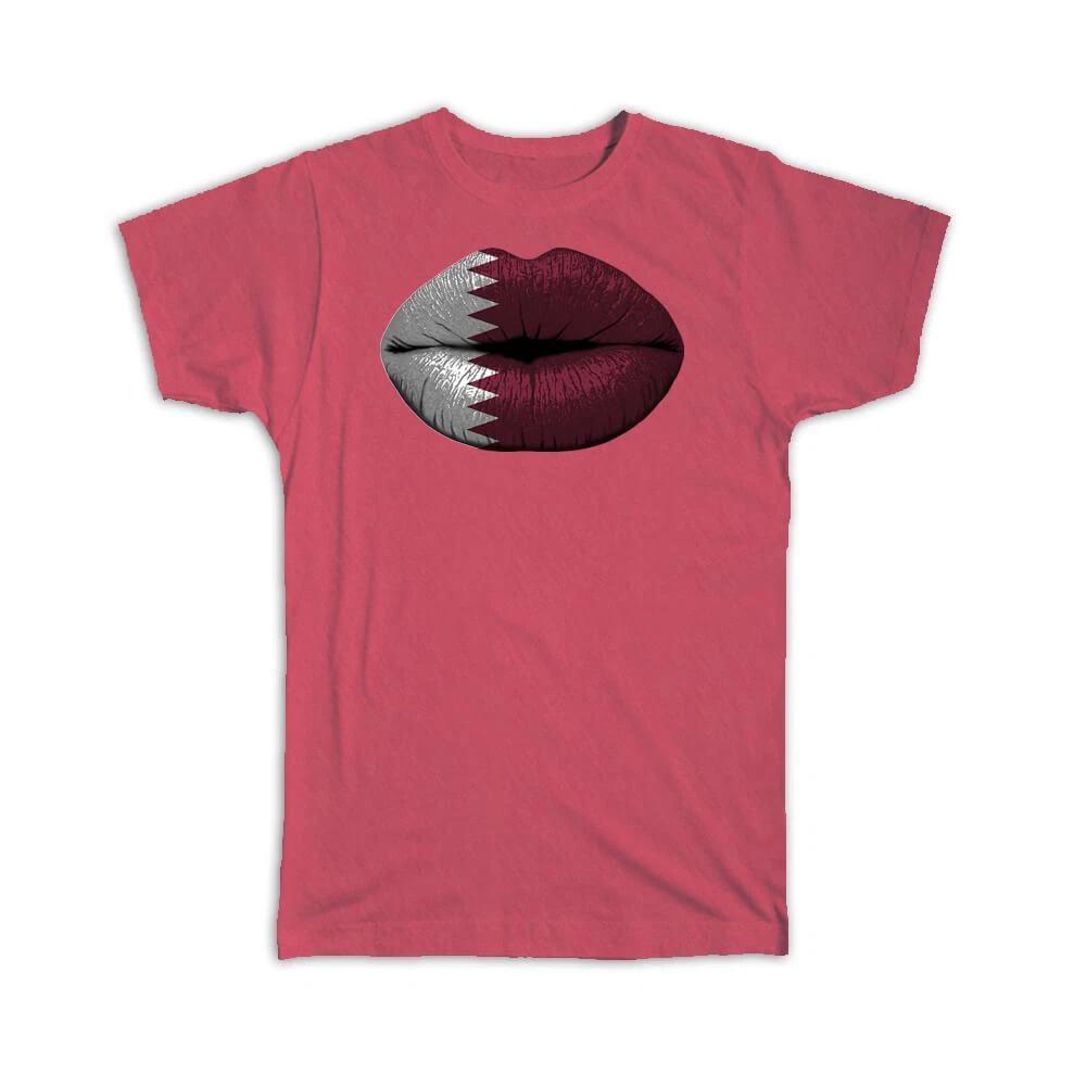 

Gift T-Shirt : Lips Qatari Flag Qatar Expat Country For Her Woman Feminine M