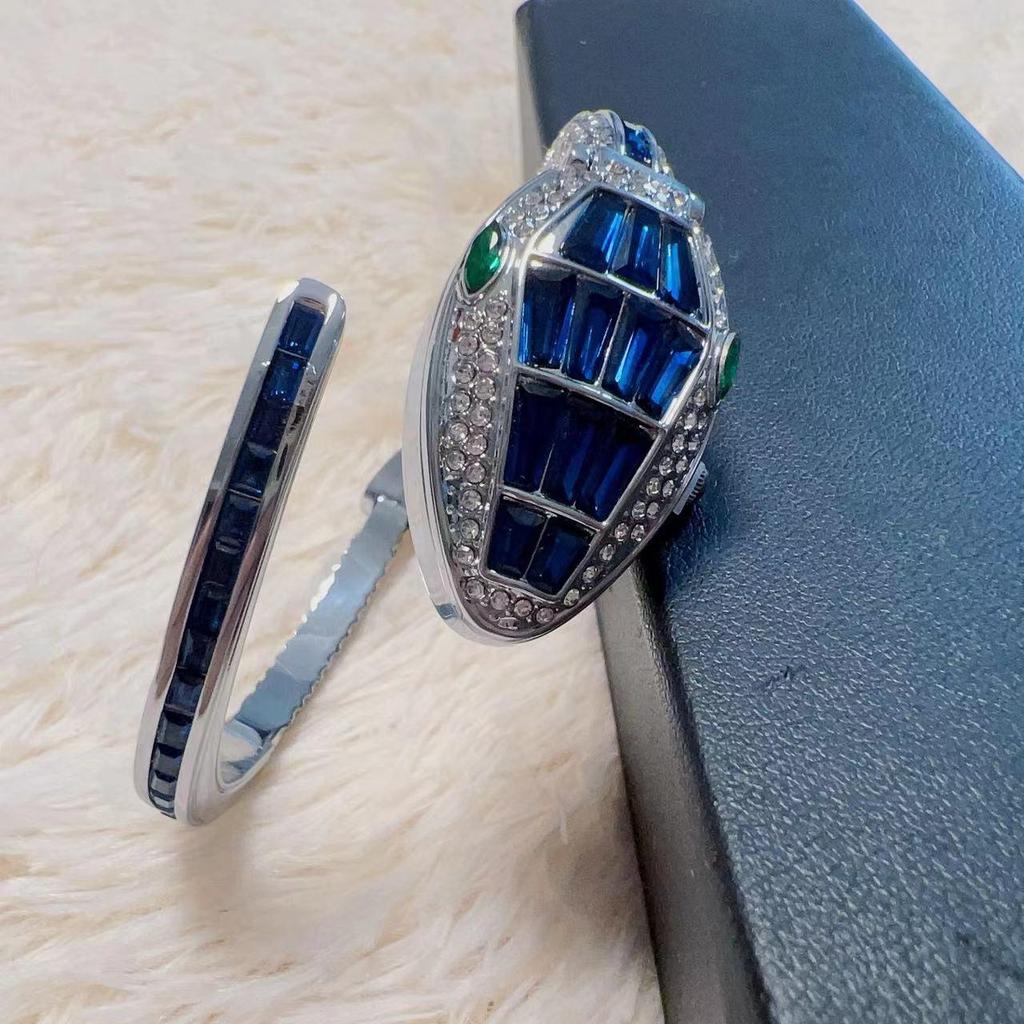 Ceas cu cuarț cu brățară tip șarpe cu diamant 2023 - Design în formă de șarpe, foarte bine vândut