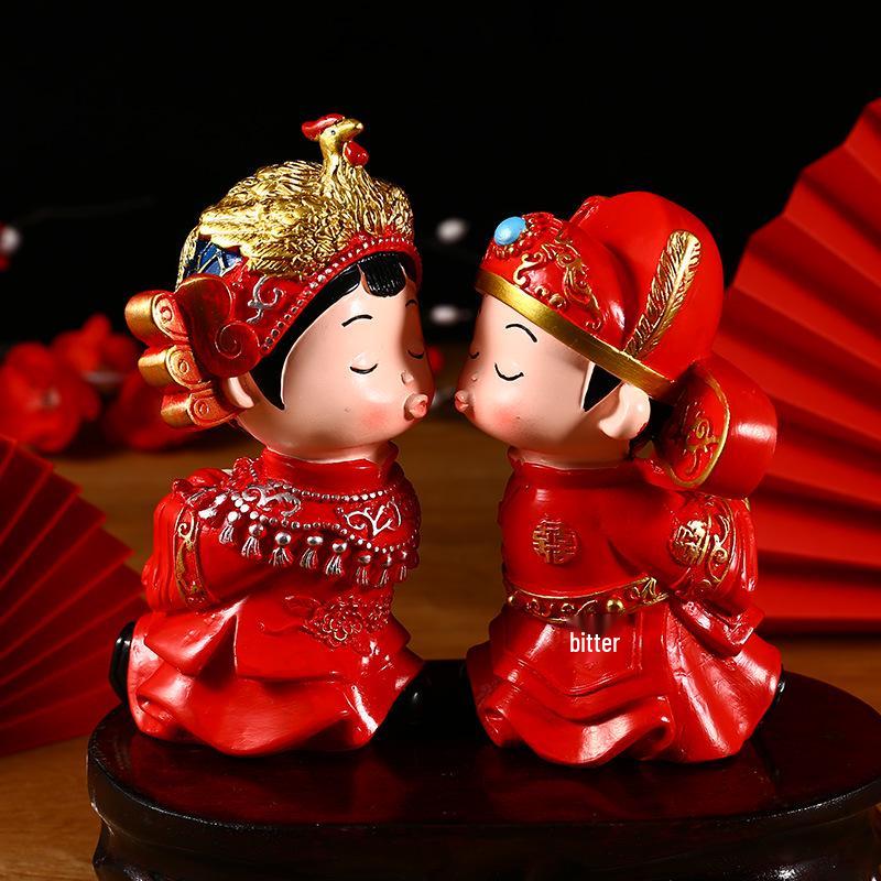 Creative Newlyweds Silicone Doll Ornament Gift Set for Couples Kissing Dolls with Hands Behind - Resin красный