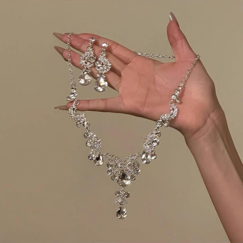 Elegant Waterdrop Diamond Tassel Necklace and Earrings Set for Women
