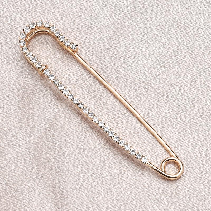 Waist-Cinching Pin: Transform Pants with This Anti-Exposure Brooch Accessory