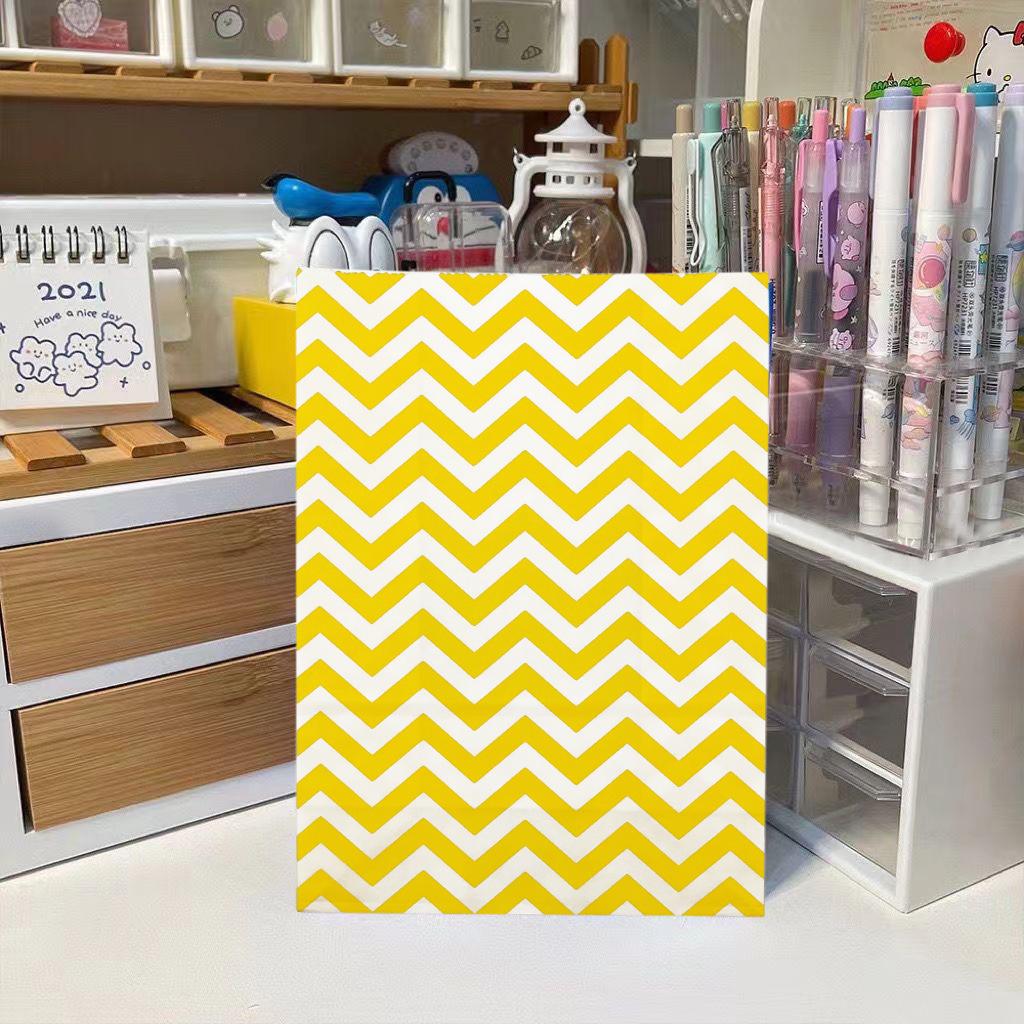 Inspired Plaid Gift & Storage Bag – Cute Girlish Heart Design