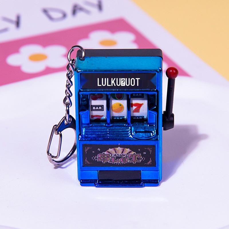 Kreativer Mini-Frucht-Spielautomaten-Schlüsselanhänger-Anhänger für Männer & Frauen