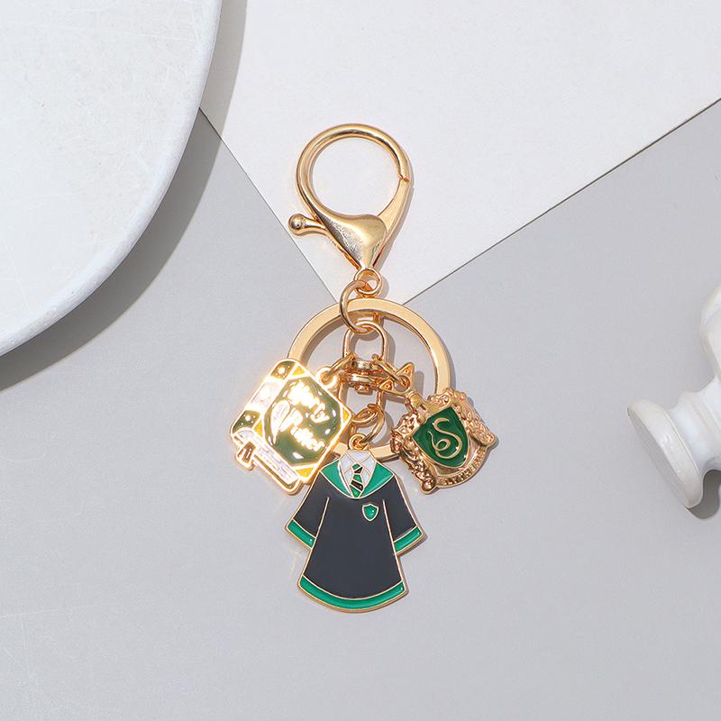 

1Pc Zinc Alloy Preppy Style Pendant Festival Gift College Keychain Cartoon Badge