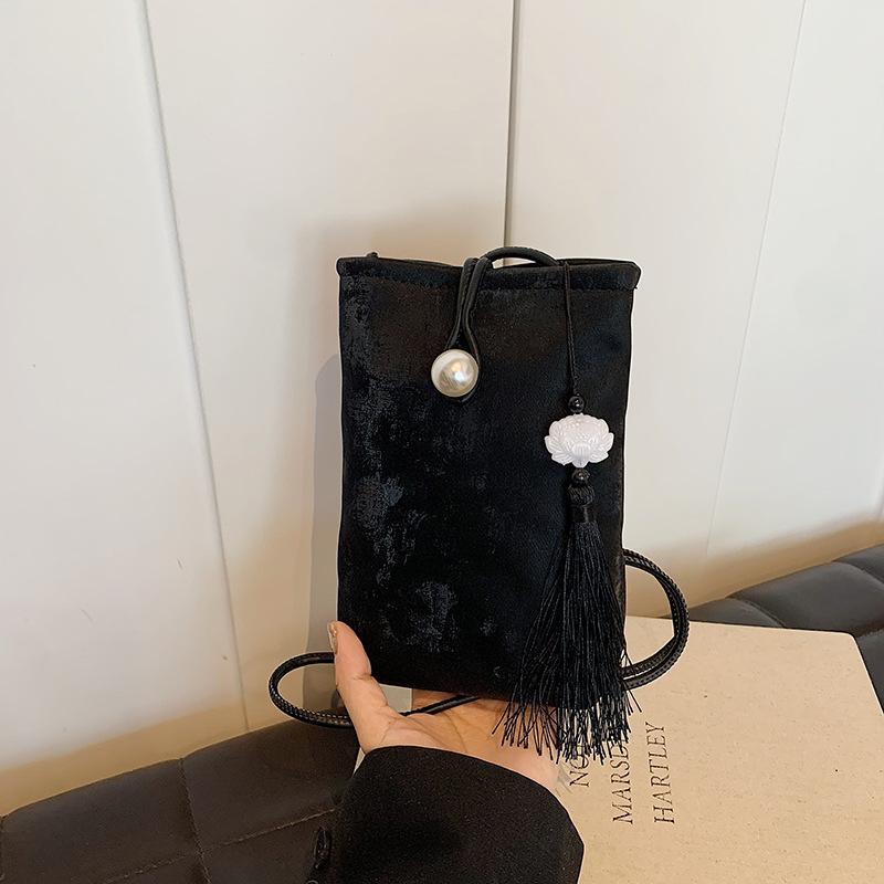 Simple and Fashionable Mobile Phone Shoulder Bag Niche Small Bag Women's New Fashion Fashion Crossbody Bag Shoulder Mobile Phone Bag