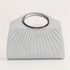 Elegante Glänzende Plissierte Handtasche für Damen mit Metallring-Griff, Geeignet als Umhängetasche für Hochzeiten, Partys und Abendessen
