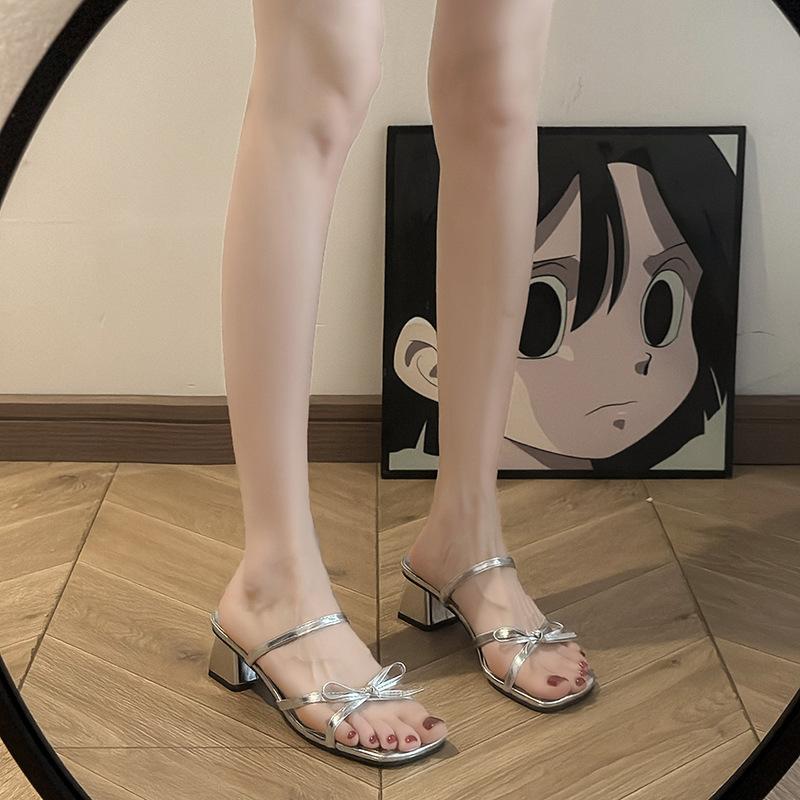 

2025 summer new beautiful silver bow cool slippers women s summer wear one-word belt with skirt 40 серебряный