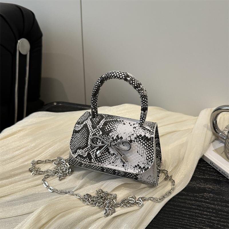Summer New Temperament Fashion Design Snake Pattern Simple Texture Portable Crossbody Shoulder Small Square Bag Woman