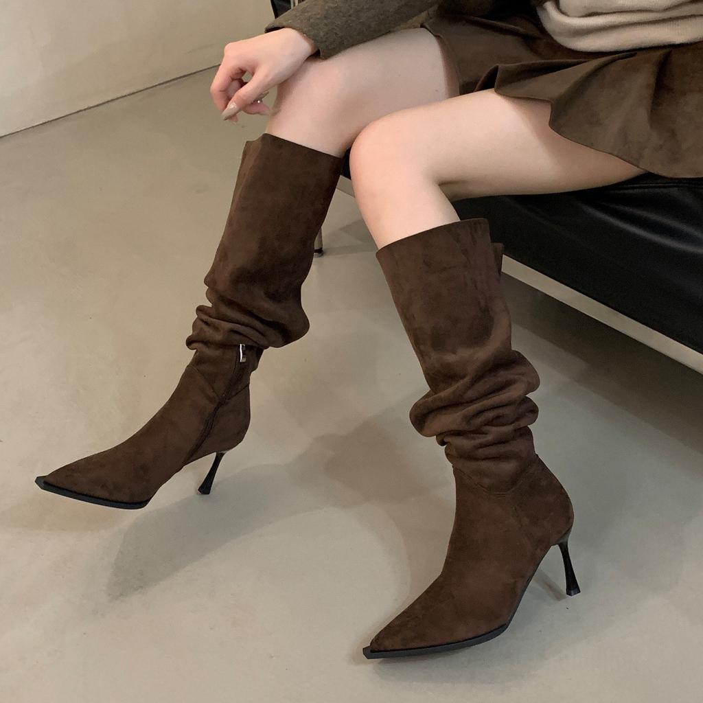 Zwei over-the-knee Stiefel Tragen großen Schaftumfang breiter Schaft Wildleder Spitze dünner Absatz hoher Absatz Faltenstiefel Gestapelte Stiefel