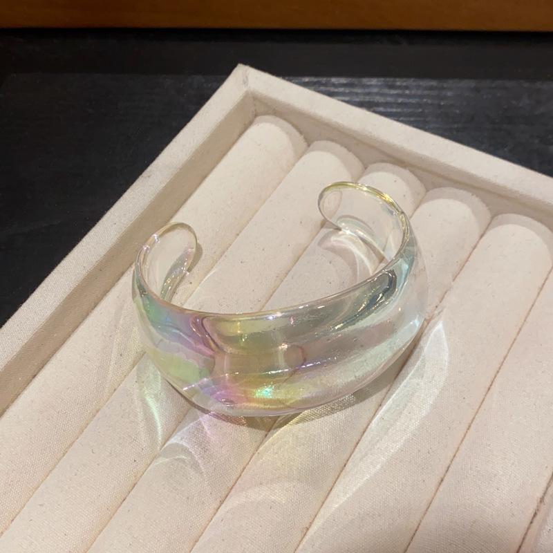 Elegante Bracciale Aperto Geometrico in Acrilico - Braccialetto Versatile di Alta Gamma per Donna