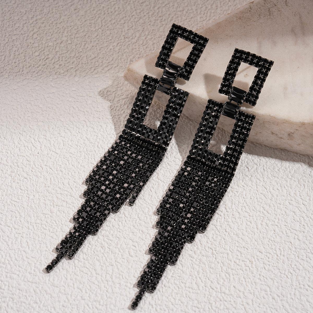 Zircon diamond-encrusted hollow square fringed silver needle earrings, dark wind personality, light luxury earrings.