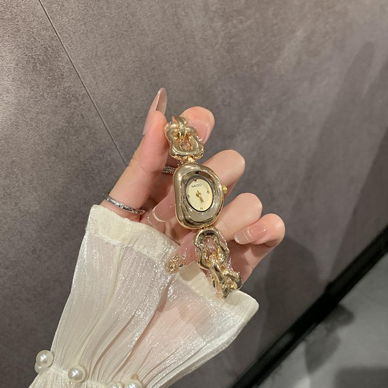 Watch Irregular Bracelet Watch Women'S Retro Fashion Personality Light Luxury Exquisite Quartz Women'S Watch