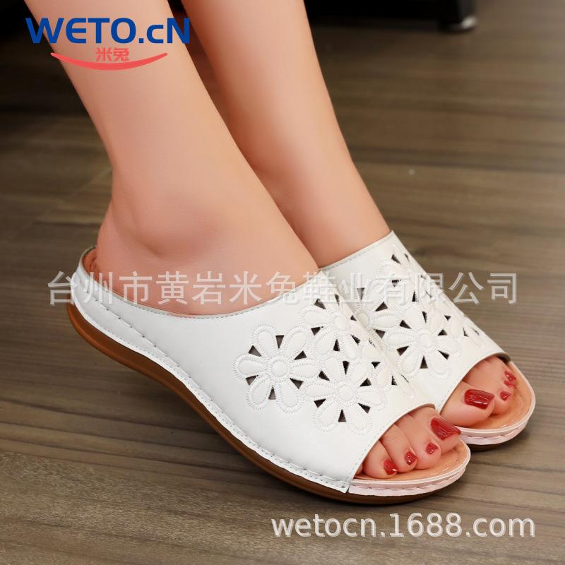 

Hollow hole fish mouth cool slippers women s large size carved slope heel low heel fish mouth casual outer slippers 36 белый