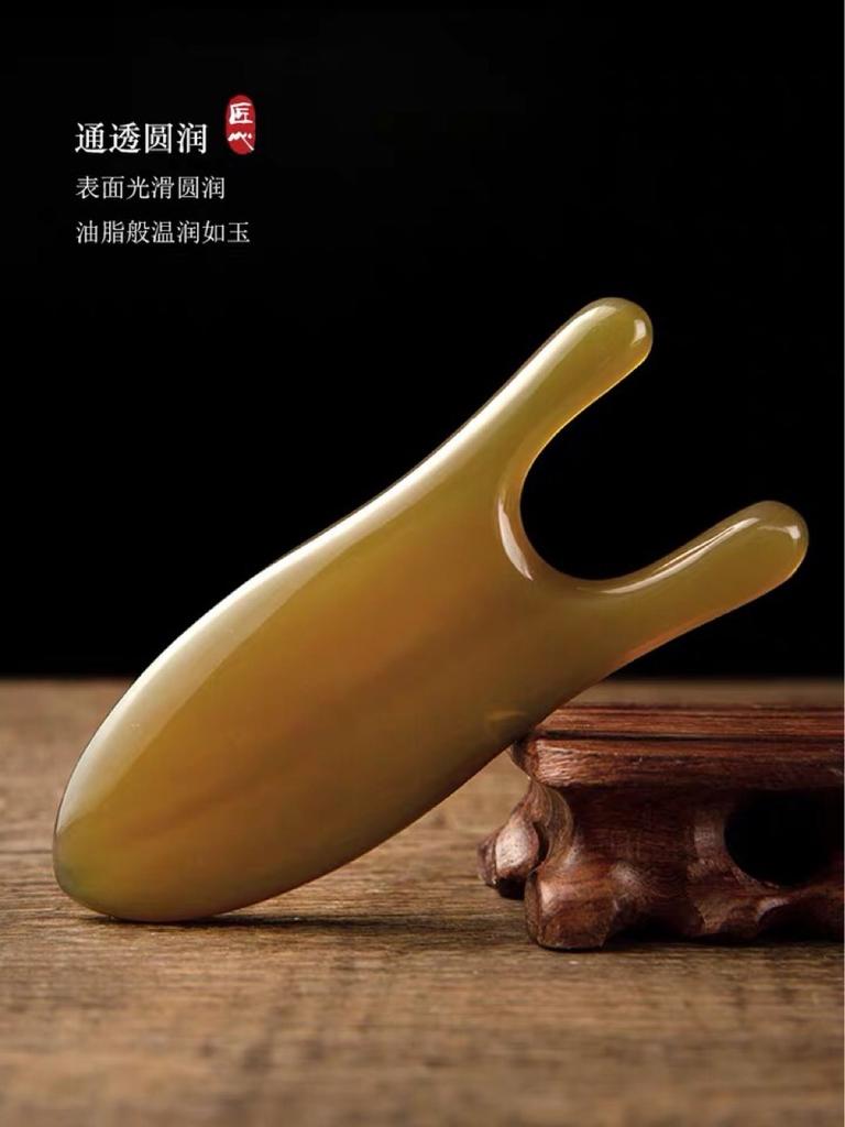 Cow horn eye scraper, natural yellow cow horn flat nasal bridge massager, dual-use small U-shaped nasal bridge