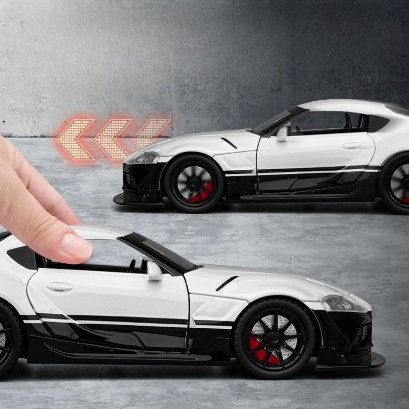 Simulation 1/22 Toyota Supra Alloy Classic Sports Car Model Diecast Children's Toy Vehicle Birthday Gift Collection Miniature Voiture