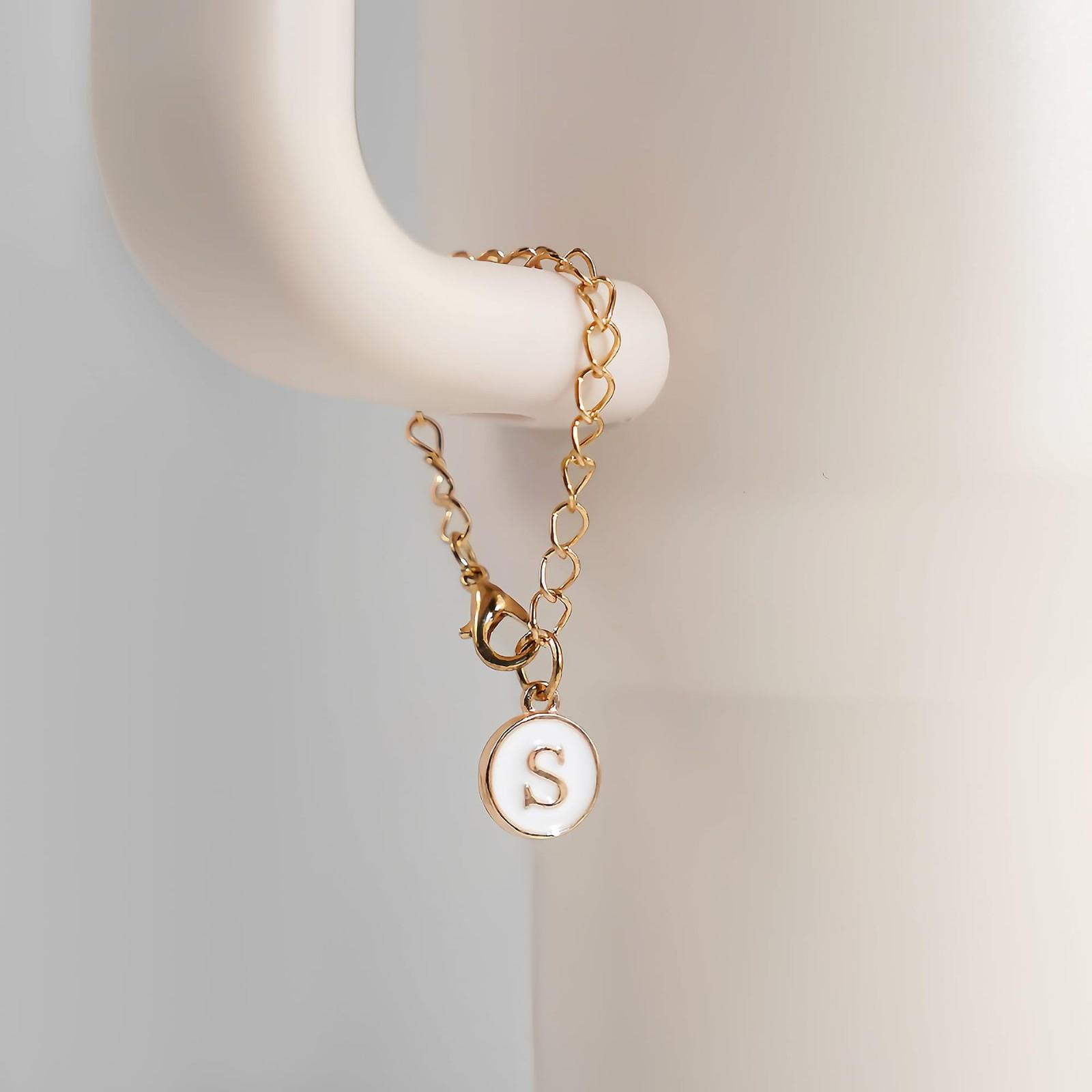 2 шт. аксессуары-подвески с буквами для чашки — фото 4