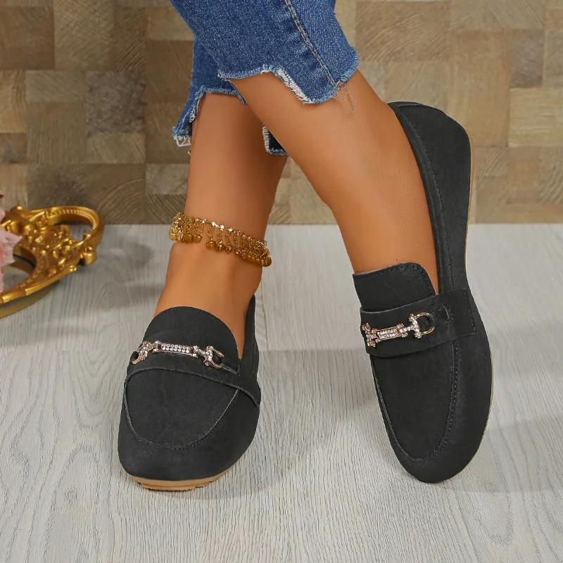 Fashion Plus Size 2025 New Hot Sale Women's Flats Shoes Outdoor Metal Decor Slip on Soft Sole Flats Comfortable Casual Walking Shoes