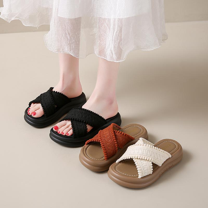 2025 New Height-increasing Outer Wear Shit Fashionable and Comfortable Slippers Versatile Spring and Summer Annual Feeling Stepping On Beach Sandals W