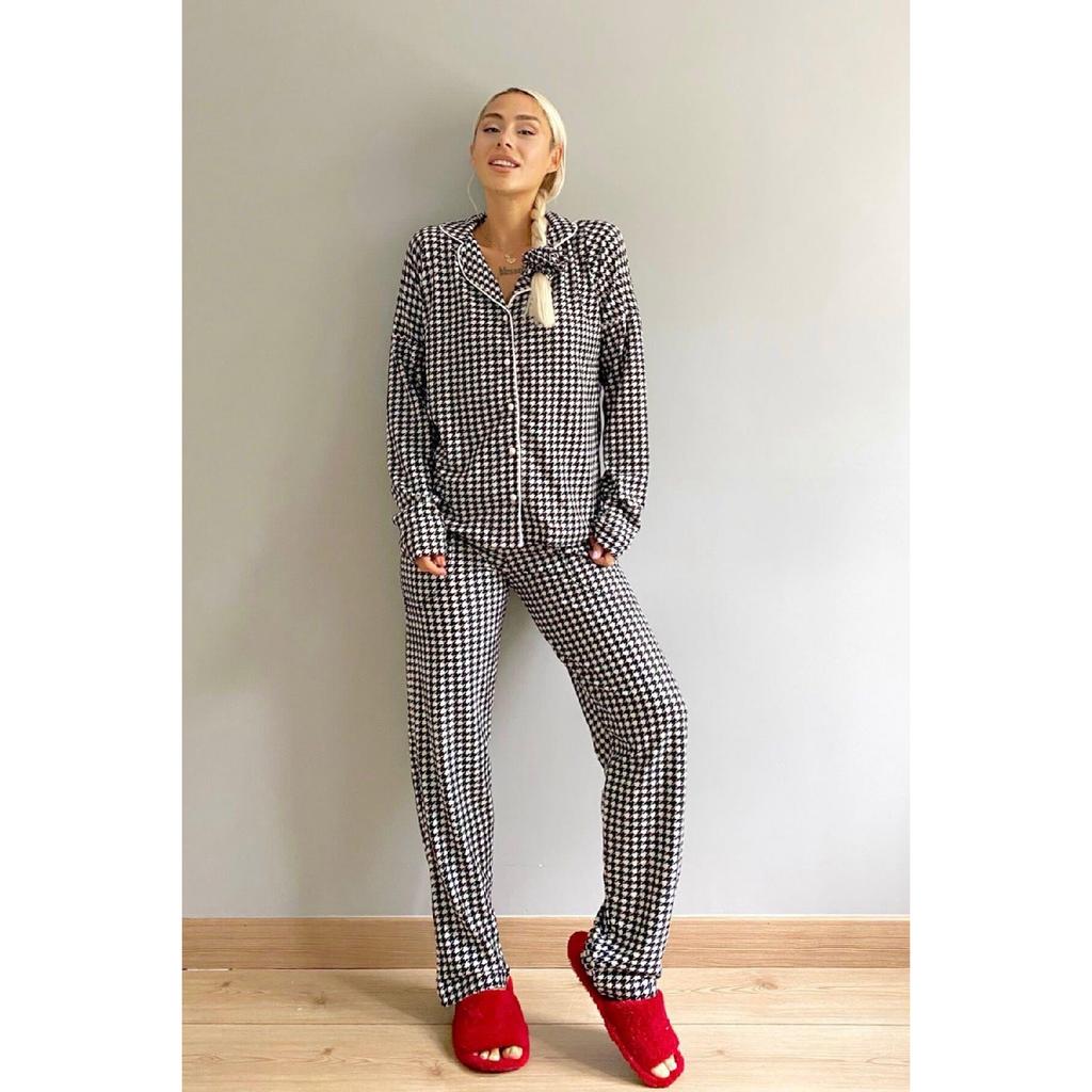 Conjunto de pijama de terciopelo de manga larga con botones delanteros y estampado de leopardo