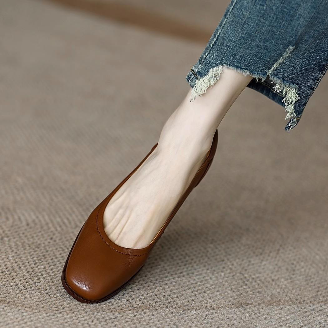 

Неглубокие французские темпераментные женские туфли на толстом каблуке весна и осень 2025 года, новые ретро туфли с квадратной головкой из мягкой кожи, не натирающие ноги, одинарные женские туфли 36 темно-коричневого