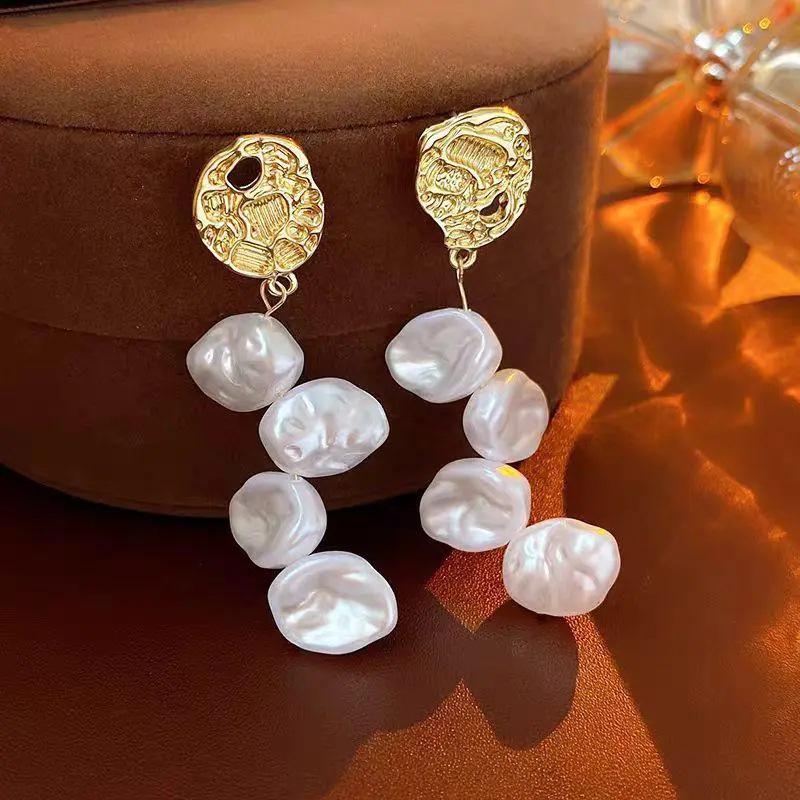 Koreanische Leichte Luxus Herz Perlen Ohrstecker: Vintage Modeschmuckperlen, 2024 Trend