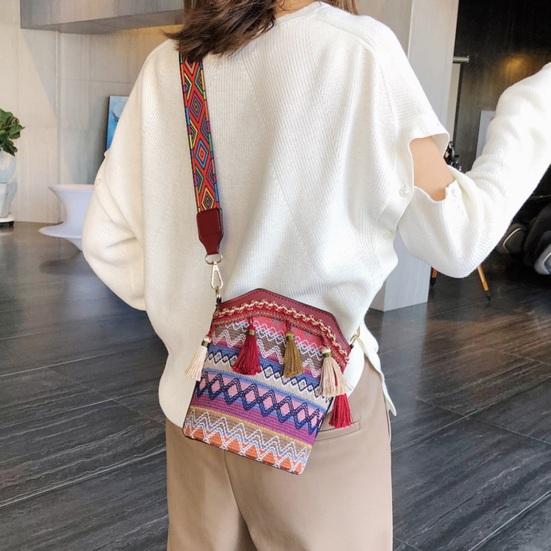 Boho Crossbody Bag with Tassel Retro Ethnic Crossbody Purse with Adjustable Strap Fringed Colorful Shoulder Bag for Women Holiday Street