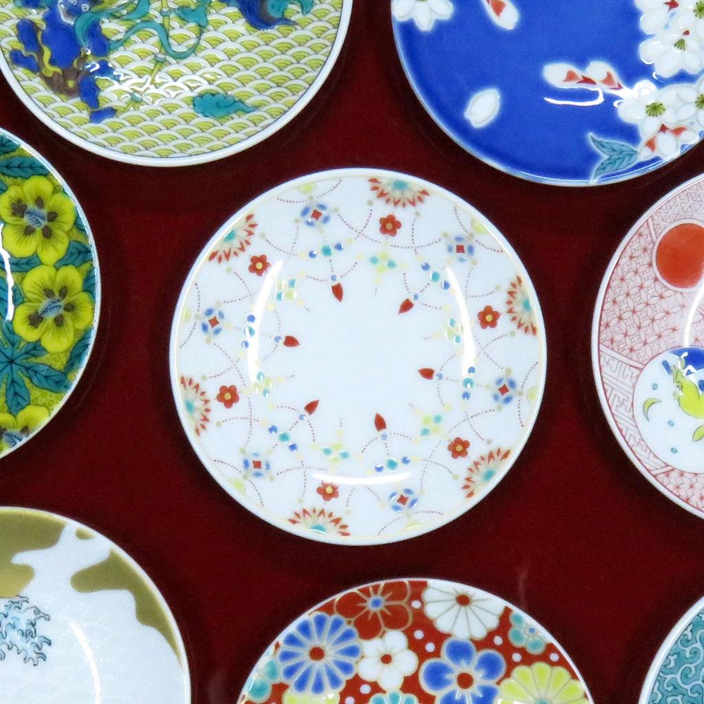 Waza no Kura Stylish Kutani ware small plates with auspicious small serving Japanese - Yōraku (decorative garland) pattern, ceramic, plates,