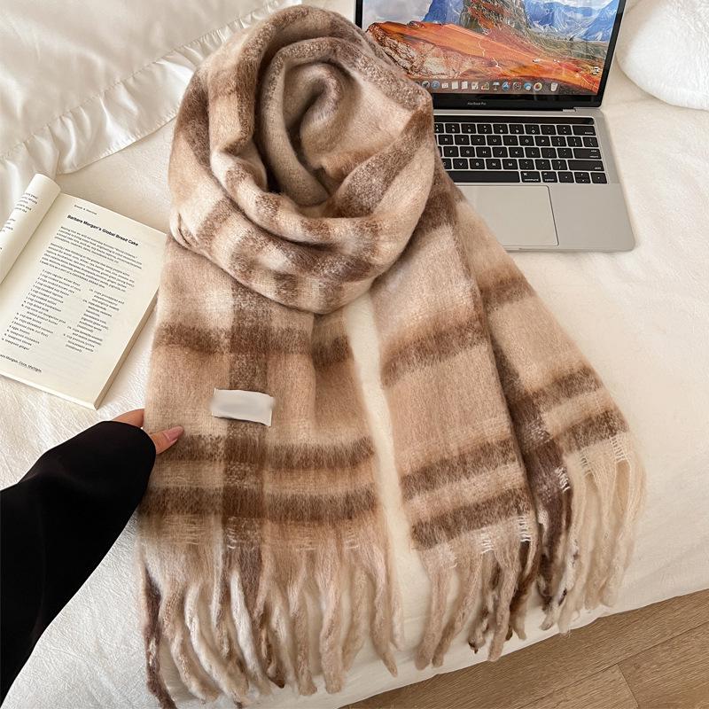 Women's Winter 2022 Korean Style Versatile Warm Scarf - High-End, Student-Friendly, Thick, Fashionable Neck Shawl for Cold Protection