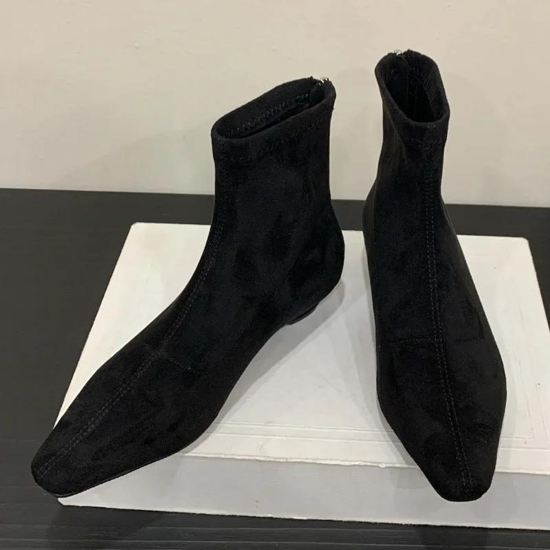 

Модные Eilyken Зимние Высококачественные Женские Ботильоны на Молнии с Острым Носком и Низким Каблуком Винтажная Повседневная Обувь 35 чёрный