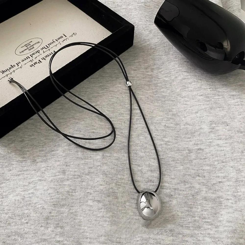 Retro Oval Sweater Chain Adjustable Drawable Black Rope Women Necklace Collarbone Chain Women