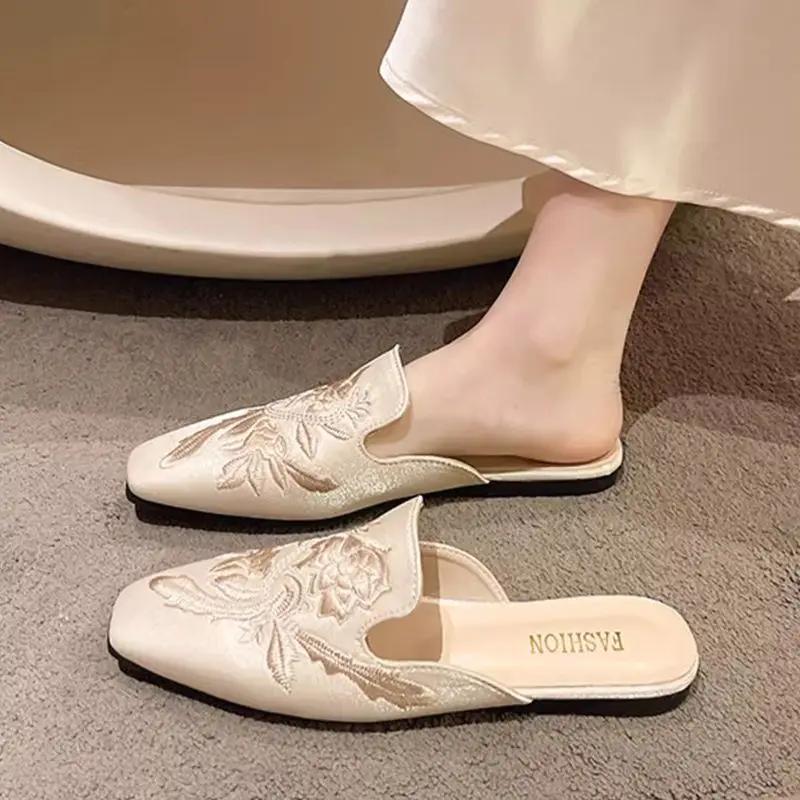Fashion Outside Slides 2025 Luxury Casual Women's Mules Slippers and Ladies Sandals On Promotion Cheap Liquidation 39 Summer Shoes Sale