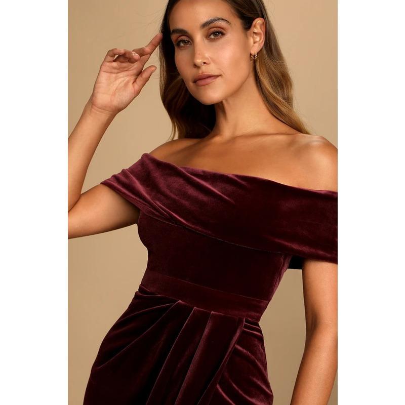 Velvet Dress with Elegant Temperament  One Shoulder Slit Dress