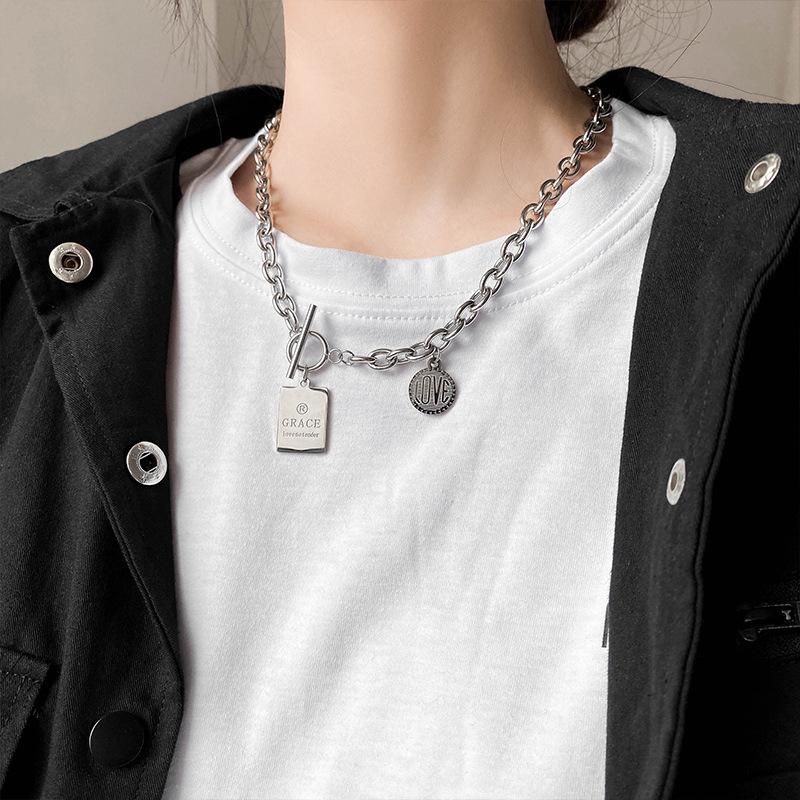 Retro Tag Personality Hip Hop Jumping Titanium Steel Necklace Female Cold Wind Niche Design Sense Collarbone Chain