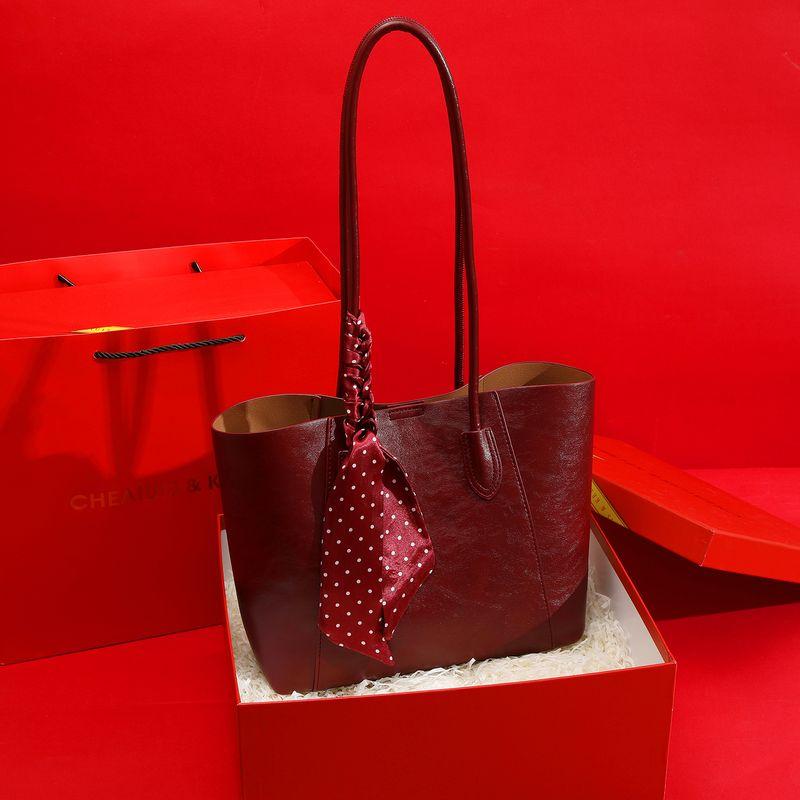 

Red Bag Women High-Grade Shoulder Bag Large Capacity Bridal Wedding Bag Gift Daily Available Tote Underarm Bag