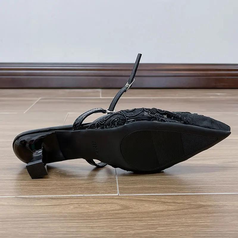 Fashion Embroider Decor Low Heel Sandals Women Concise Buckle Thin Heels Pointed Toe Slippers Plus Size Comfort Mesh Office Sandals