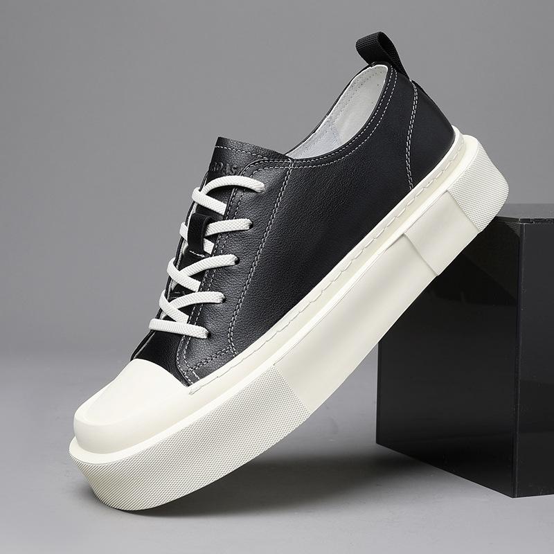 2025 autumn new men's sports and leisure board shoes Japanese commuter versatile men's shoes solid color high street handsome board shoes