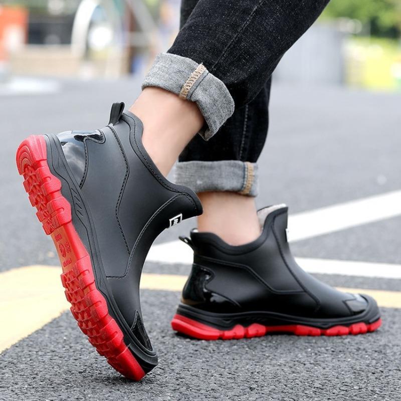 Autumn and Winter Fashion Men's Rain Shoes Trendy Cool Outdoor Short Tube Men's Wading Shoes Warm Rain Boots Fixed Cotton Water Shoes Glue Shoes Men
