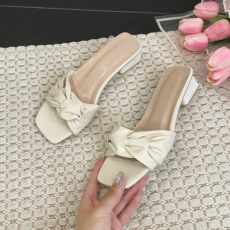 Small, Fresh and Light Outer Wear One-word Slippers for Women 2025 Summer New Fashionable and Versatile Casual Thick-heeled Cool Slippers for Women