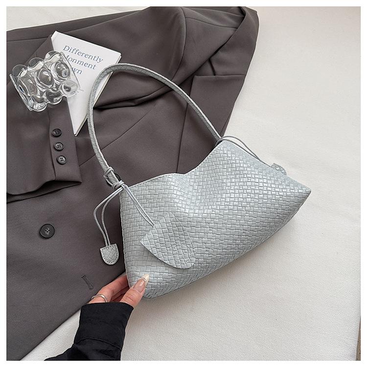 French Niche Woven Pattern Underarm Bag Women's 2025 Summer Temperament Elegant Trend Commuting Shoulder Handbag